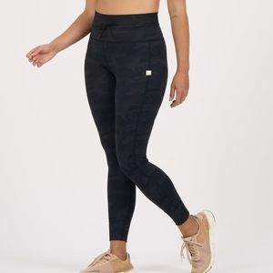 Vuori Women’s Daily 7/8 Leggings Camouflage